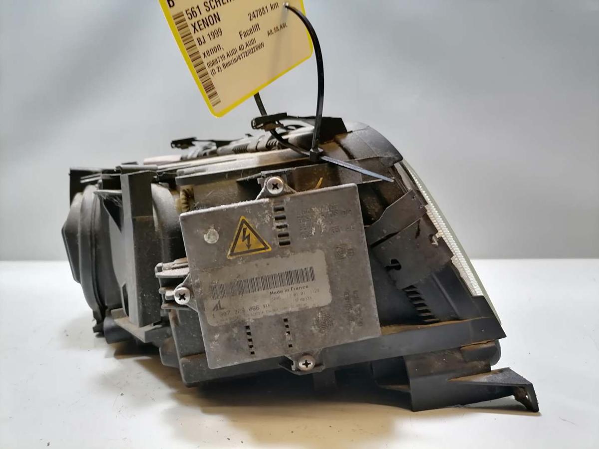 Audi A8 D2 original Scheinwerfer links Xenon Facelift BJ99 vergilbt